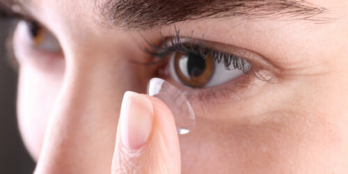 4 contact lenses to prevent discomfort caused by dry eyes