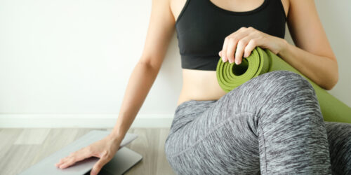 5 Basic Yoga Accessories For Every Yoga Practioner