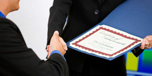 5 benefits of employee recognition awards