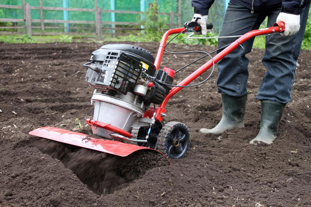 5 factors to consider before buying a garden tiller