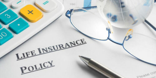 Common difference between term life insurance and universal life insurance policy