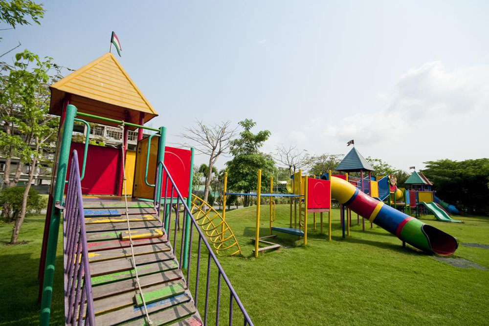 Three-step maintenance of outdoor playsets