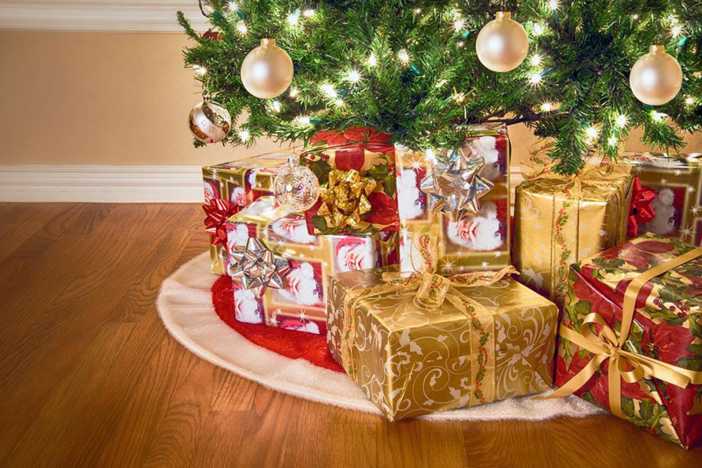 Tips for buying the right Christmas tree skirt