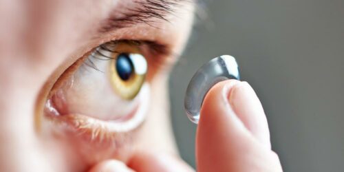 Tips to choose the right type of contact lenses