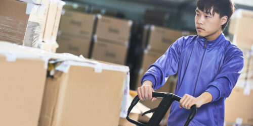 What are the job benefits offered to a FedEx package handler