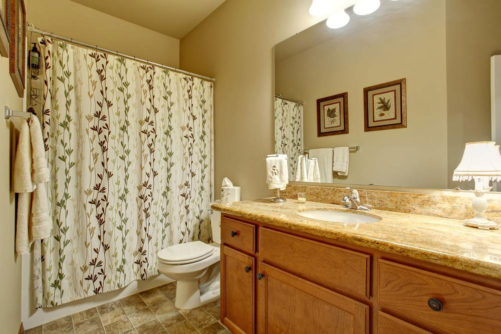 What type of curtains are best suited for bathrooms