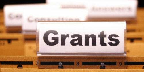 3 best places to seek grants for students returning to college