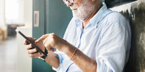 Popular Smartphone Plans For Seniors