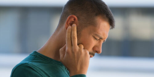 9 Remedies to Relieve Earaches at Home