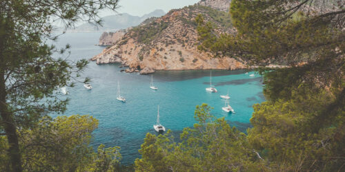 Majorca Travel Guide – Tips for Booking Flights and Stays