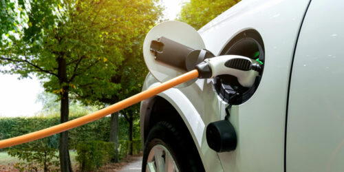 Electric Cars for Seniors &#8211; 7 Tips to Get Good Deals